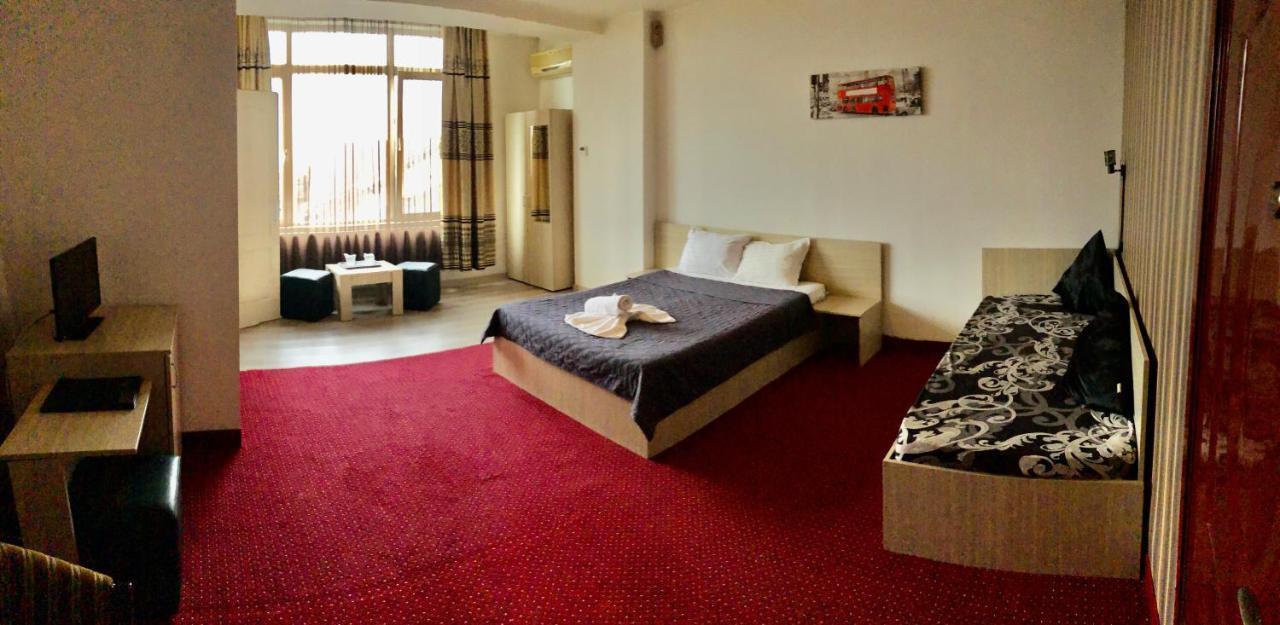 Hotel Mon Caprice บูคาเรสต์ ภายนอก รูปภาพ