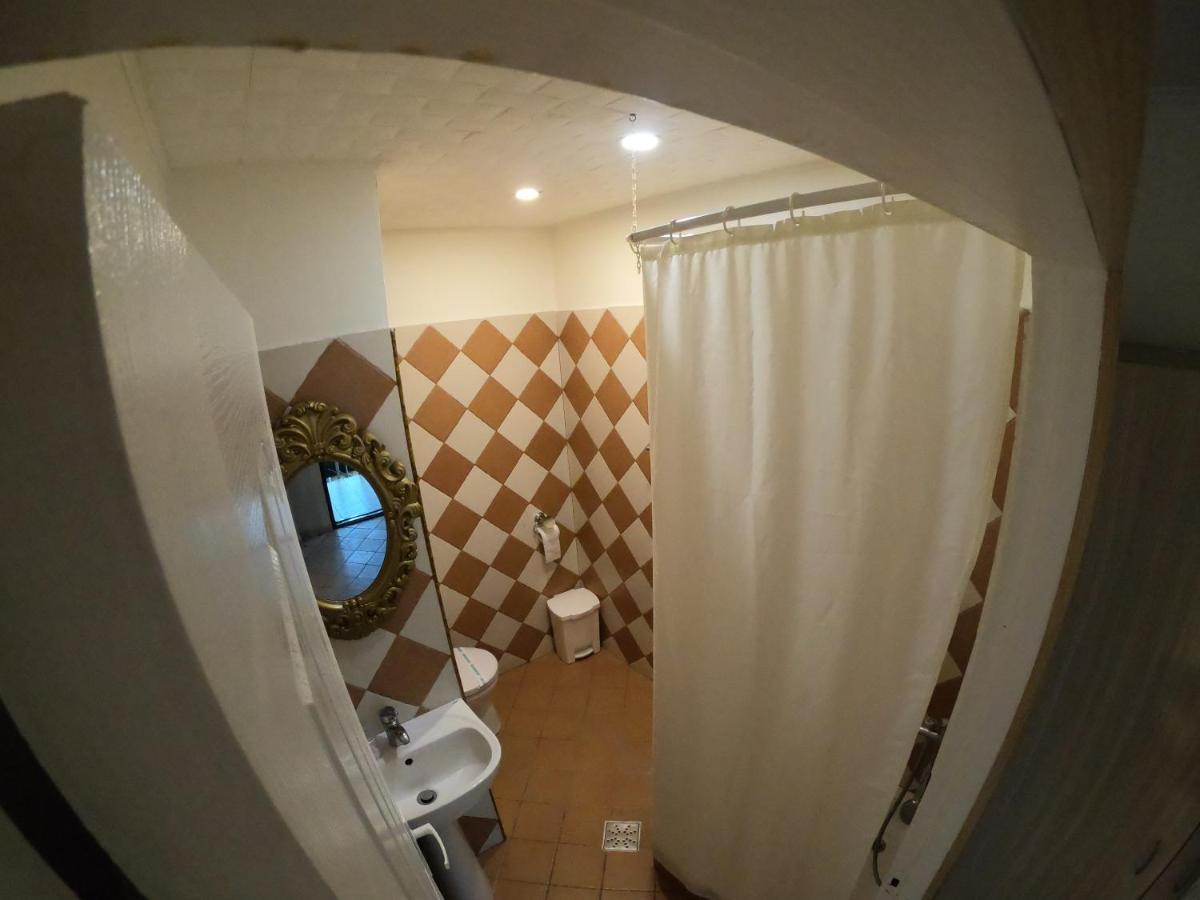 Hotel Mon Caprice บูคาเรสต์ ภายนอก รูปภาพ