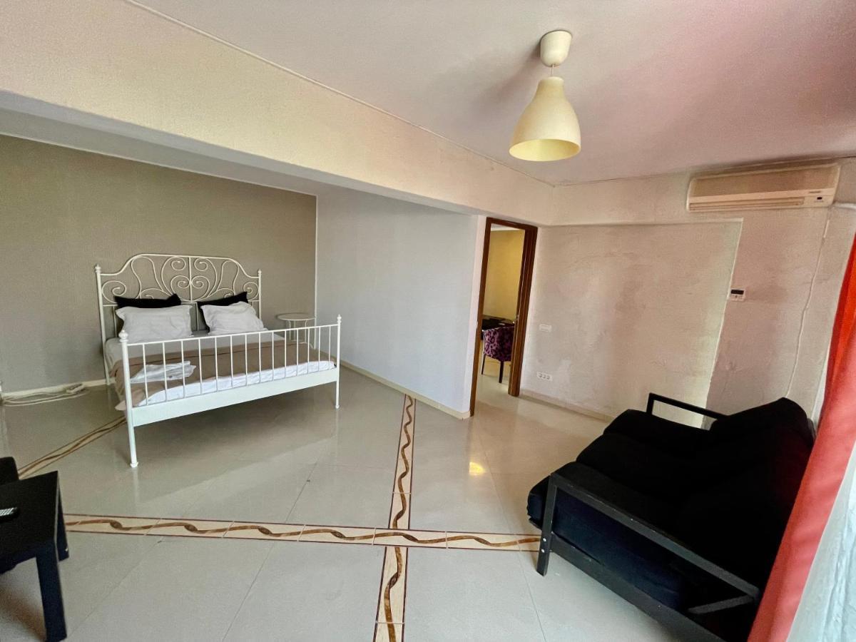 Hotel Mon Caprice บูคาเรสต์ ภายนอก รูปภาพ