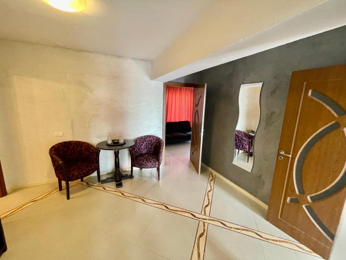 Hotel Mon Caprice บูคาเรสต์ ภายนอก รูปภาพ