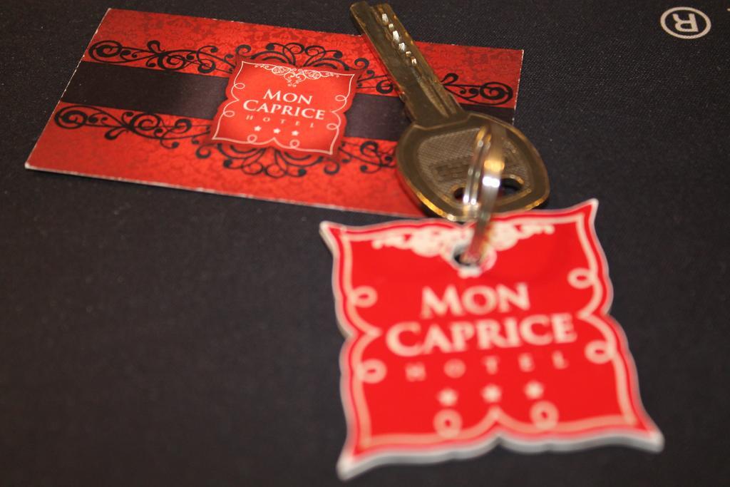 Hotel Mon Caprice บูคาเรสต์ ภายนอก รูปภาพ