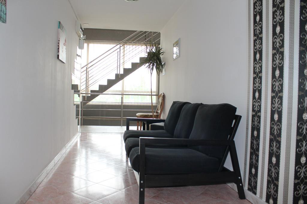 Hotel Mon Caprice บูคาเรสต์ ภายนอก รูปภาพ